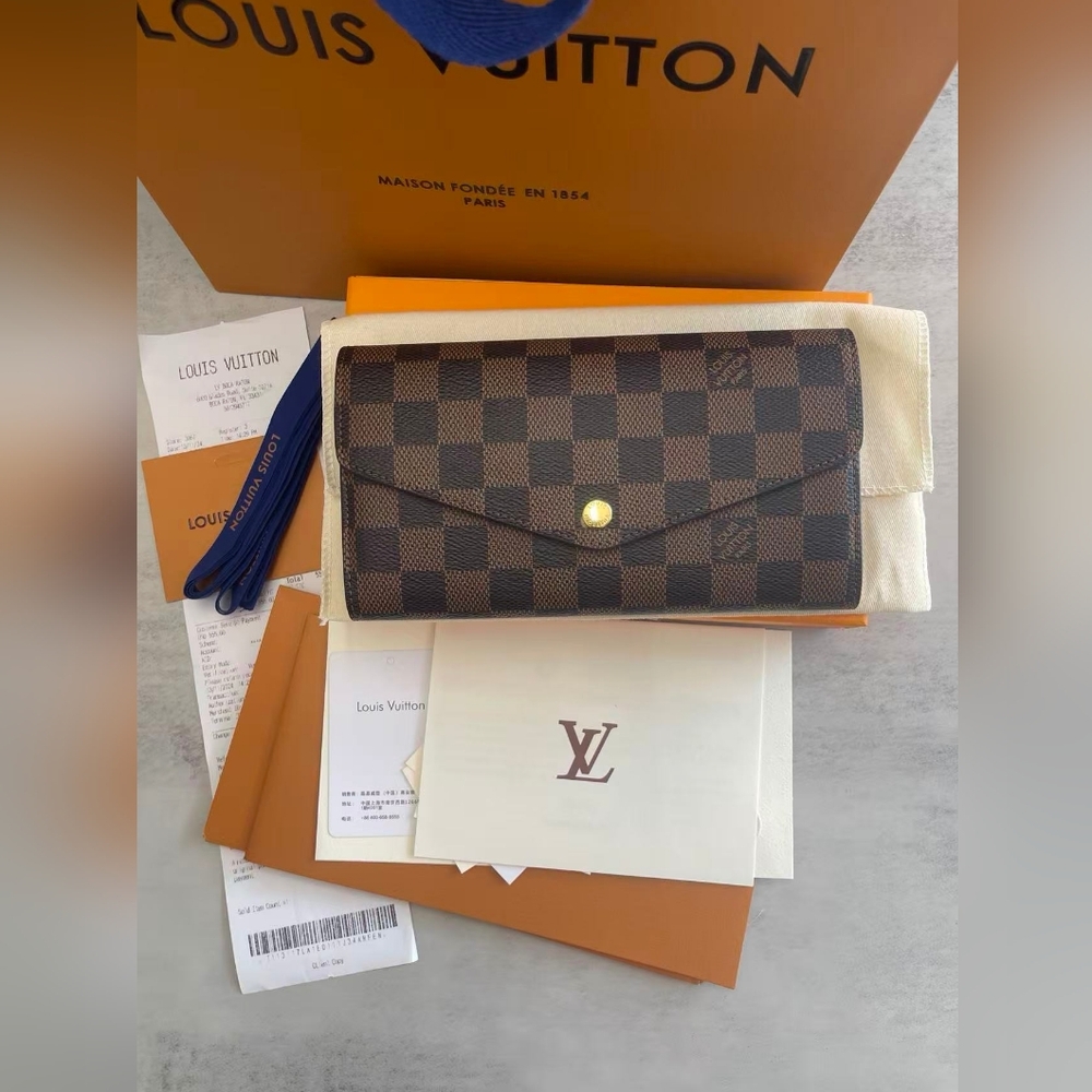 Louis Vuitton Monogram Sarah Wallet